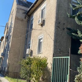 KIADÓ MOZDONYVEZETŐ