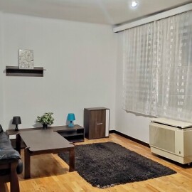 KIADÓ KATONA JÓZSEF